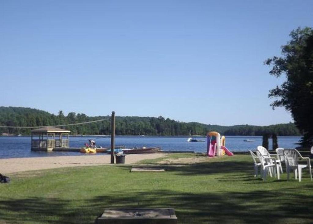 Cloverleaf Cottages Oxtongue Lake Exterior foto