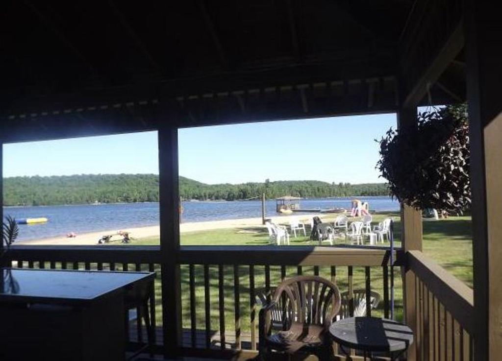 Cloverleaf Cottages Oxtongue Lake Exterior foto